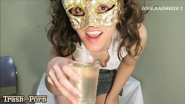 LoveRachelle2 – Scat Crackers