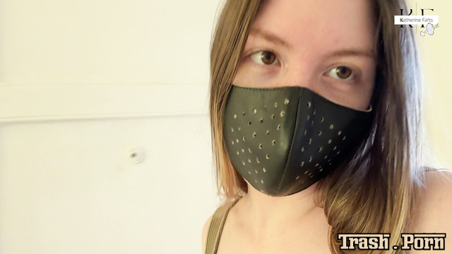 KatherineFarts – Shitting and smothering my mummified toilet