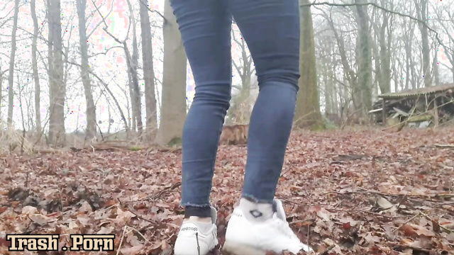 ScatBook - Amateur Milf Shits in the Forest with Versauteschnukkis