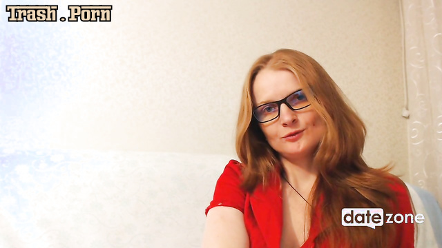 Lady masturbating with a carrot and pissing sweetly