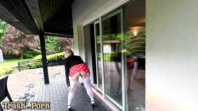 Lustful milf peeing and masturbating in the lockhouse yard