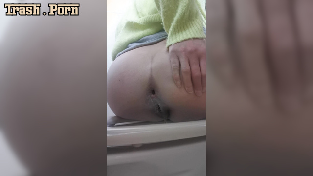 FatTurdGirl helped pull the shit out of her ass with her own hands