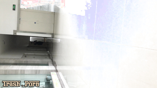 BFJP-158 公衆トイレでおしっこやうんちをする女の子