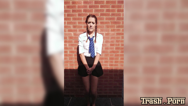 Schoolgirl peed in her panties and wrung them out, look