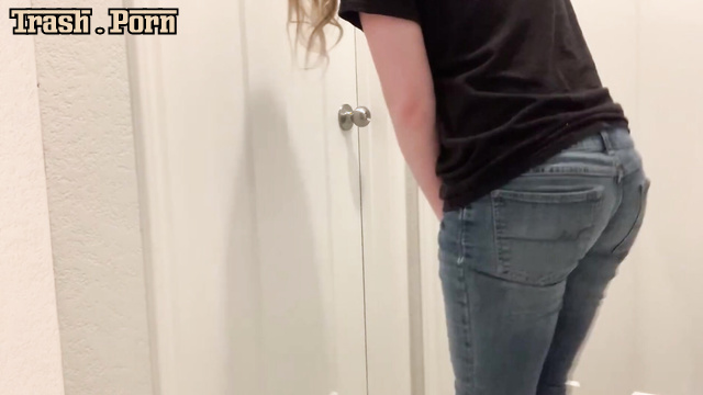 This is what can happen if you work for a long time and don't go to pee