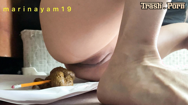 Pencil helped her poop, yeah / Marinayam19 close up