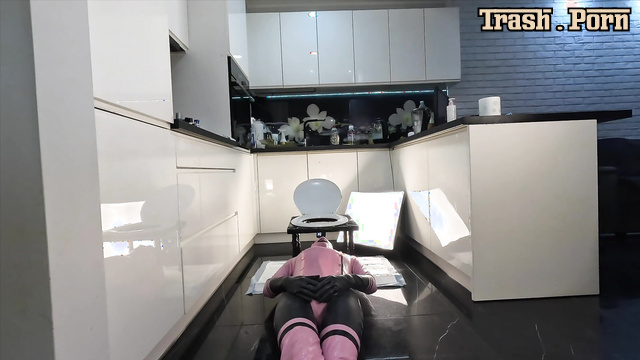 Stinky excrement for a young toilet slave / Nemezis Queen