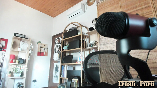 Farting into a microphone at a recording studio (by Nicolettaxxx)