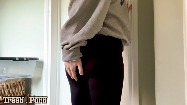FemScat - What to do if you are locked in the bathroom with Naughtygirl1993