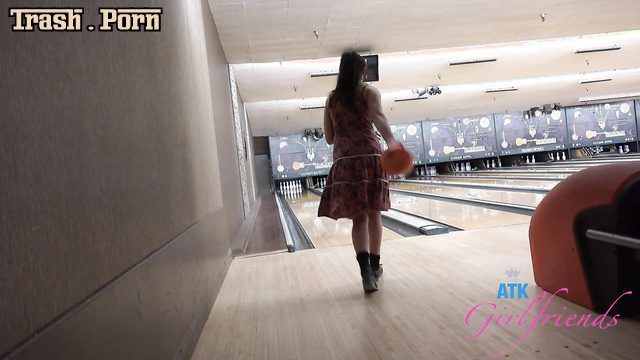 She made you blowjob for a bowling ticket, Zoey Jpeg