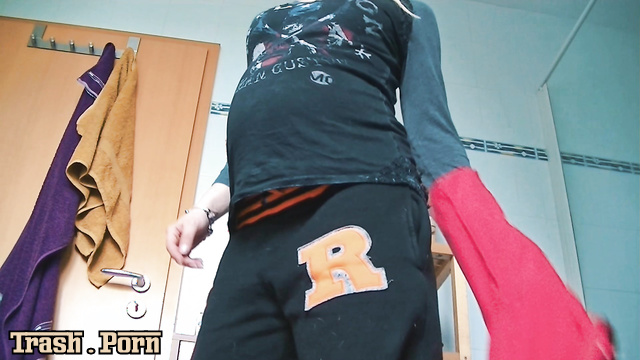 FemScat - Pregnant MiaRoxxx turd solo again on camera tonight