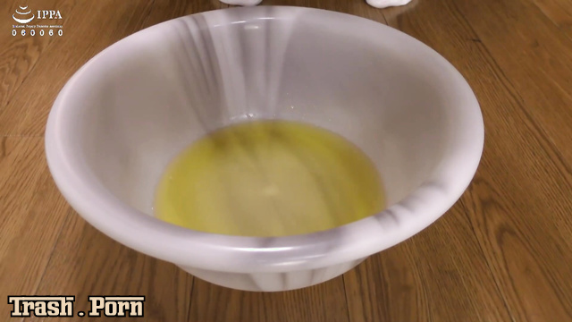 Jadenet - KBMS-185 Amateur Japanese Pissing in Panties with a Bowl