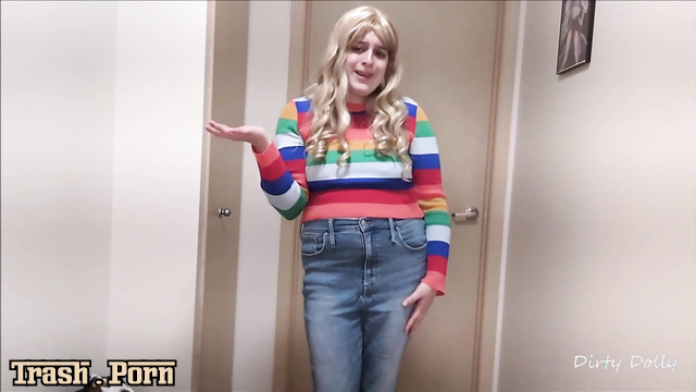 Dirty Dolly is afraid to pee in her panties, solo scene
