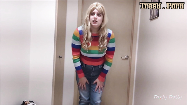 Dirty Dolly is afraid to pee in her panties, solo scene