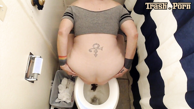 Efrolesbians / hot porn compilation with pooping ladies