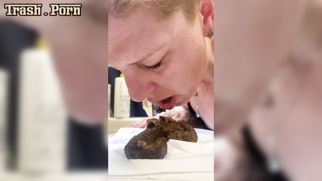 XshayXshayX – milf stuck his tongue in shit, watch
