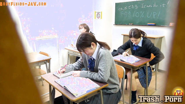 Schoolgirls pooped during lessons - hot hidden video