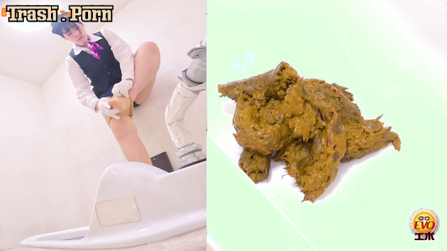 Asian girl drank too much coffee and then took a good shit