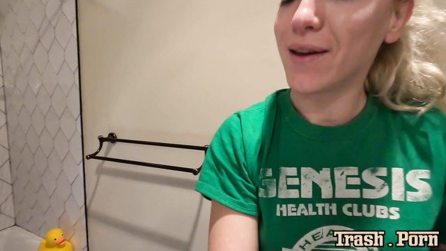 Tattooed blonde always poops to an alarm, solo Gassy