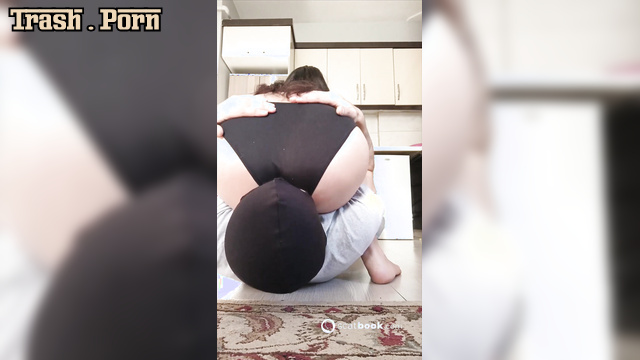Slave adores when she pees on his face after facesitting