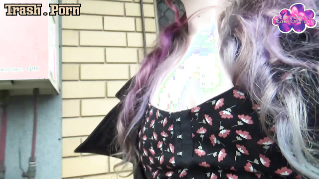 Chubby lady pissing outdoor and wants you to watch it, MistyRains