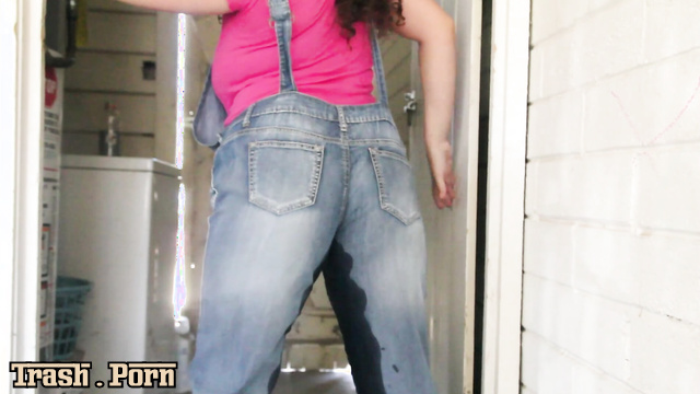 Jerkhole brunette pissed in her jeans overalls, look