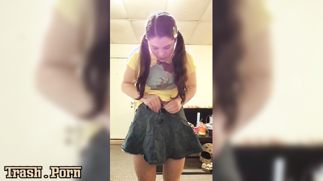 Young lady in cute diaper masturbating with a dildo / Karet Cake