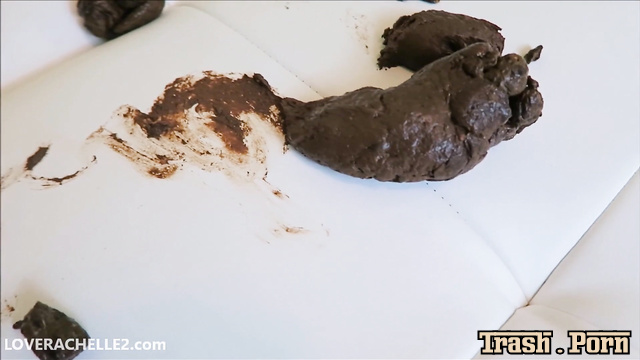 Lustful LoveRachelle2 loves playing with her shit every day