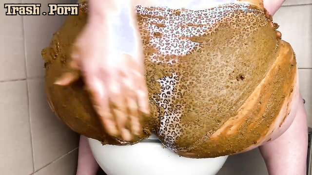 Her big ass shit herself and BrewerRada started masturbating