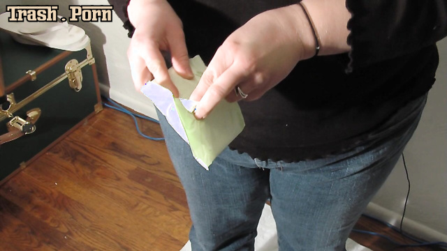 She peed in a pad and then wrung it out, hot video
