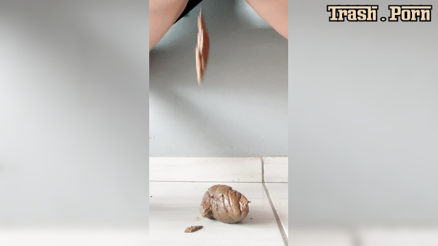 MabelScat couldn't resist tasting her shit, solo tapes