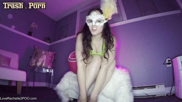 LoveRachelle2 farting throught pink pants, solo video