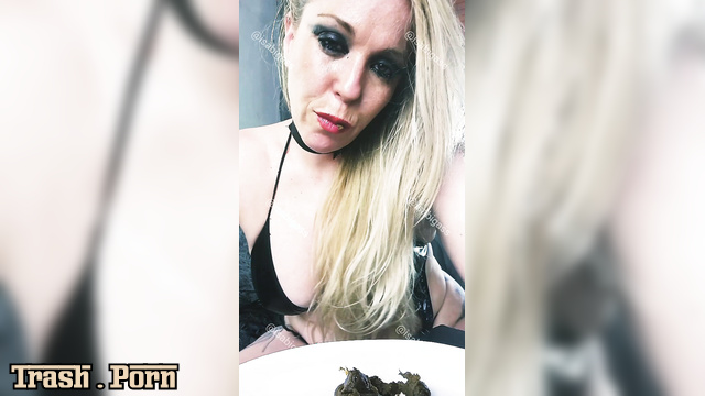 Dirty milf invited you to visit her to try her special dish