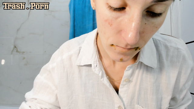 She uses shit instead of toothpaste because it's bad for her, OksiLove