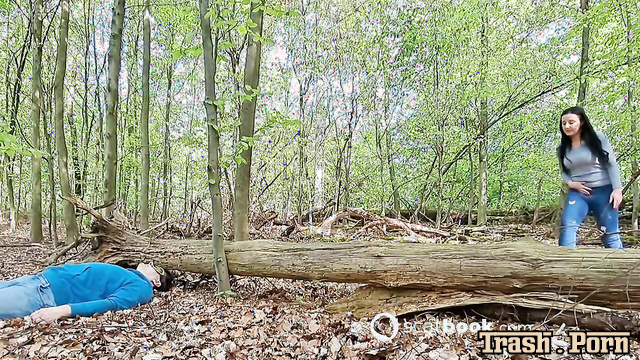 MISTRESS LUCIANA wanted to poop in the forest and she did it in his mouth