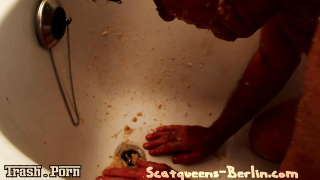 She took the slave to the bathroom and vomited in his mouth