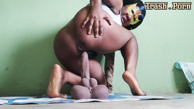 She really likes sucking a shit-stained dildo - PrettyEbonies