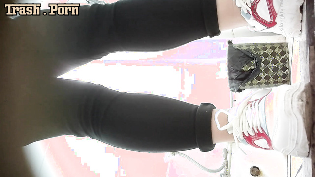 Japanese babes made cute shits (toilet hidden cam)