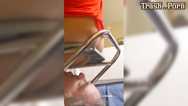 Gray-haired guy adores to swallow her morning shit (GODDESS FIRE)